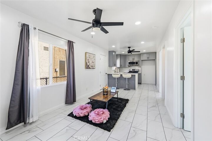 Property Photo:  1118 E 77th  CA 90001 