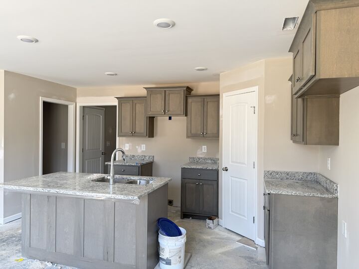 Property Photo:  1304 Lakewalk Dr  TN 37013 