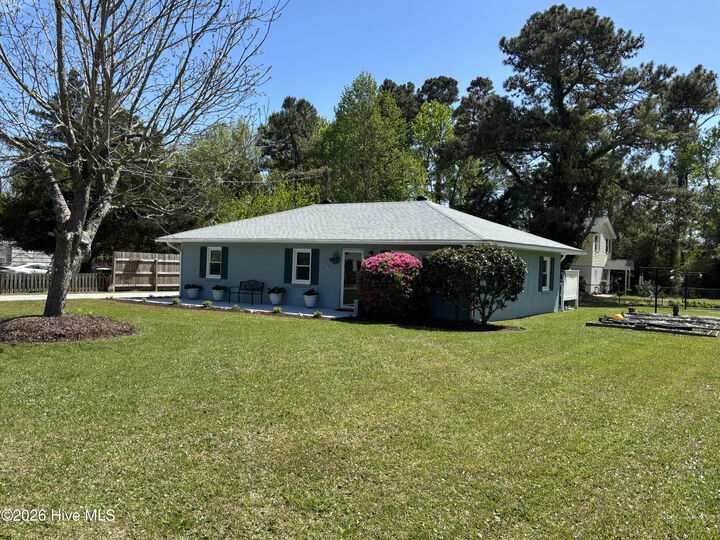 Property Photo: 923 N Yaupon Terrace NC 28557