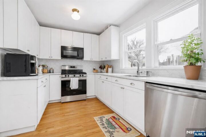 Property Photo:  6 Franklin Avenue  NJ 07042 