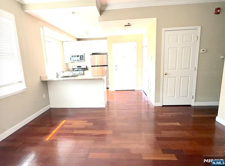 Property Photo:  620 38th Street 604  NJ 07087 