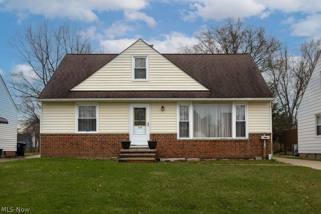 Property Photo:  5372 Huron Road  OH 44124 