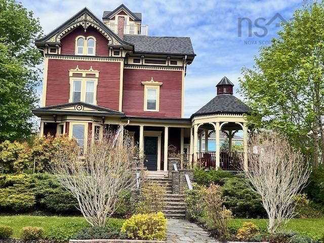 42 Falkland Street — photo 1