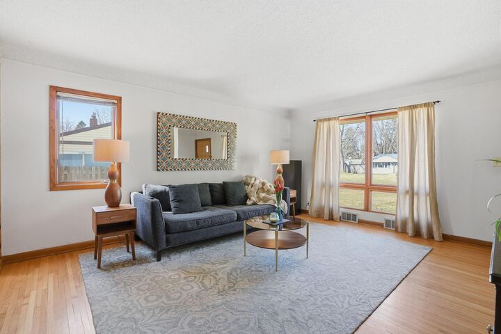 Property Photo:  2450 Martin Way  MN 55110 