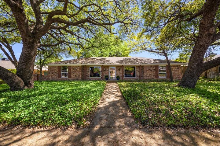 Property Photo:  2616 Pin Oak Lane  TX 75075 