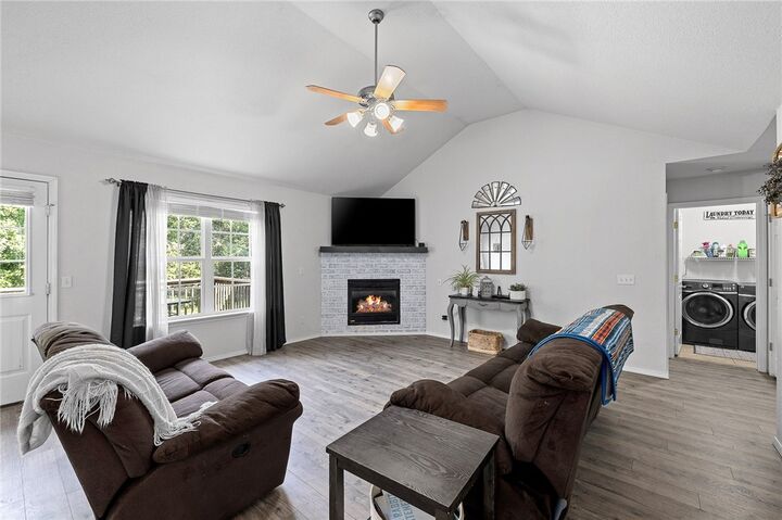 Property Photo: 2 Leawood Place AR 72715