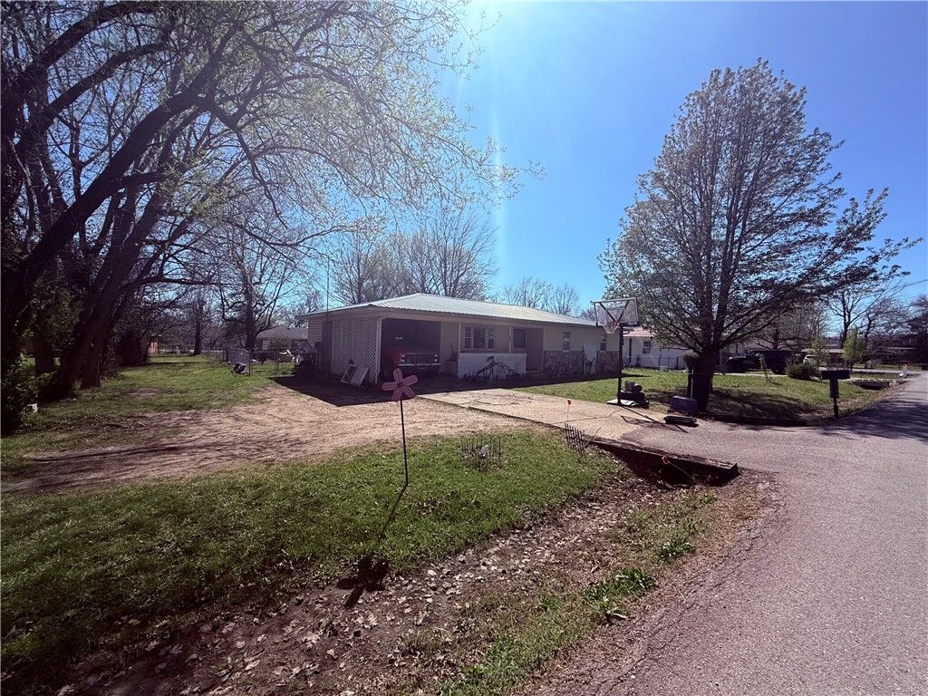 Property Photo:  203 Saint George Avenue  AR 72616 