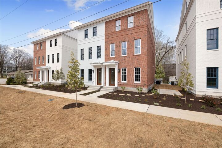 Property Photo:  351 SE 4th Street  AR 72712 