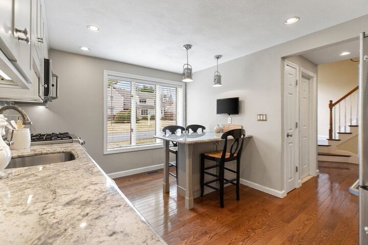 Property Photo:  7 Wedge Court 7  MA 01864 