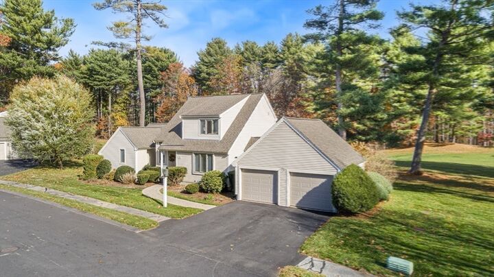 Property Photo:  7 Wedge Court 7  MA 01864 