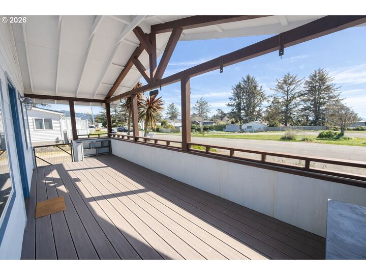 Property Photo: 1209 Rowland Ln OR 97415