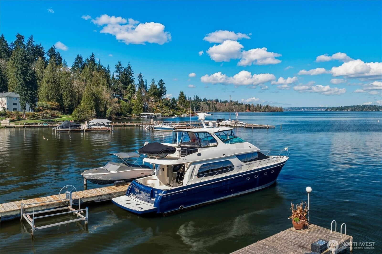 Property Photo:  9204 SE 33rd Place  WA 98040 