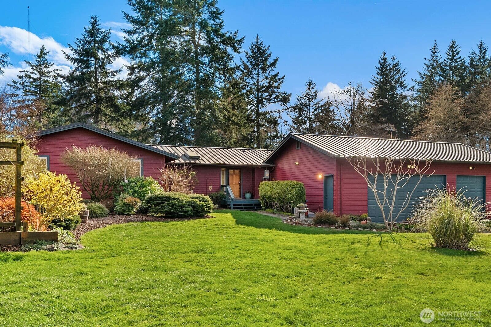 Property Photo:  10519 SW 188th Street  WA 98070 