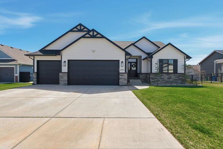 Property Photo: 3432 S Lori Ct KS 67210