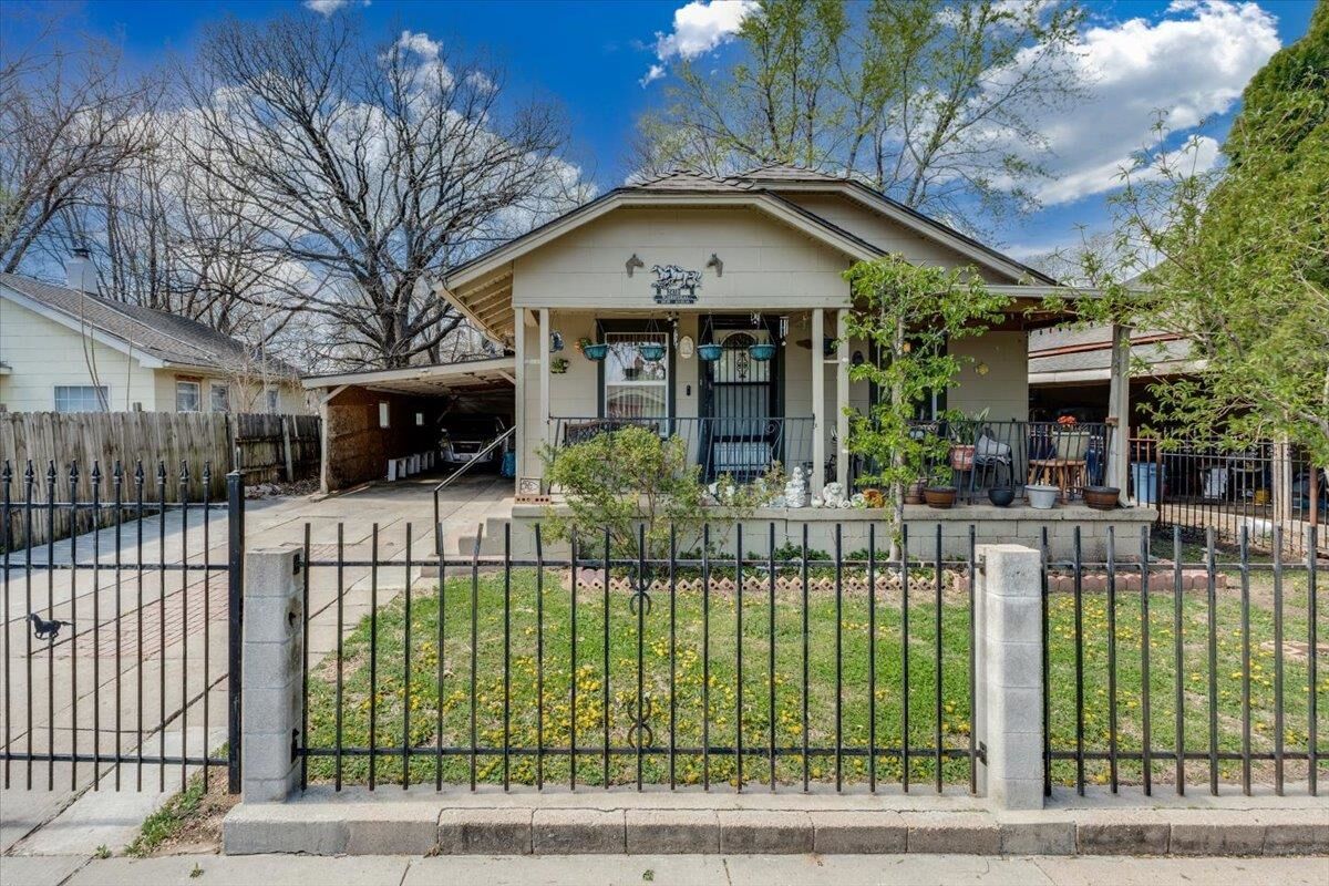 Property Photo:  2419 N Rosenthal Ave  KS 67204-6129 