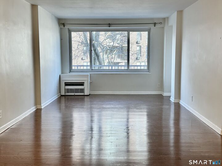 Property Photo:  100 York Street 3J  CT 06511 