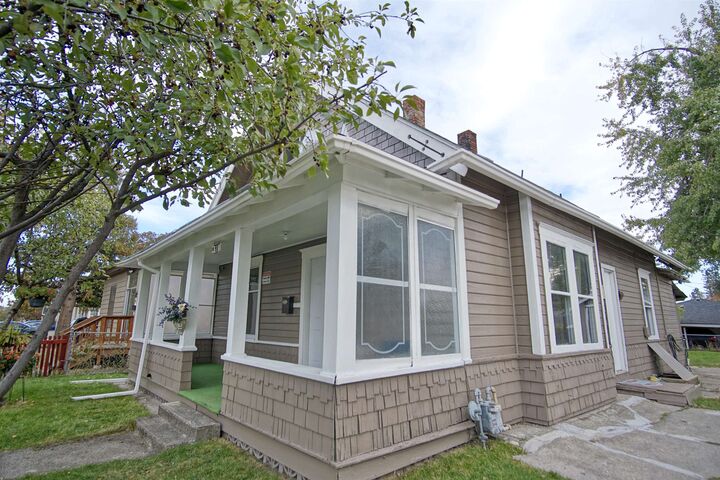 Property Photo: 618 E Broad Ave WA 99207