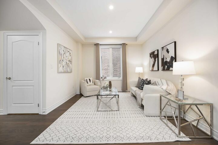 Property Photo: 689 Somerville Drive ON L3X 0J9