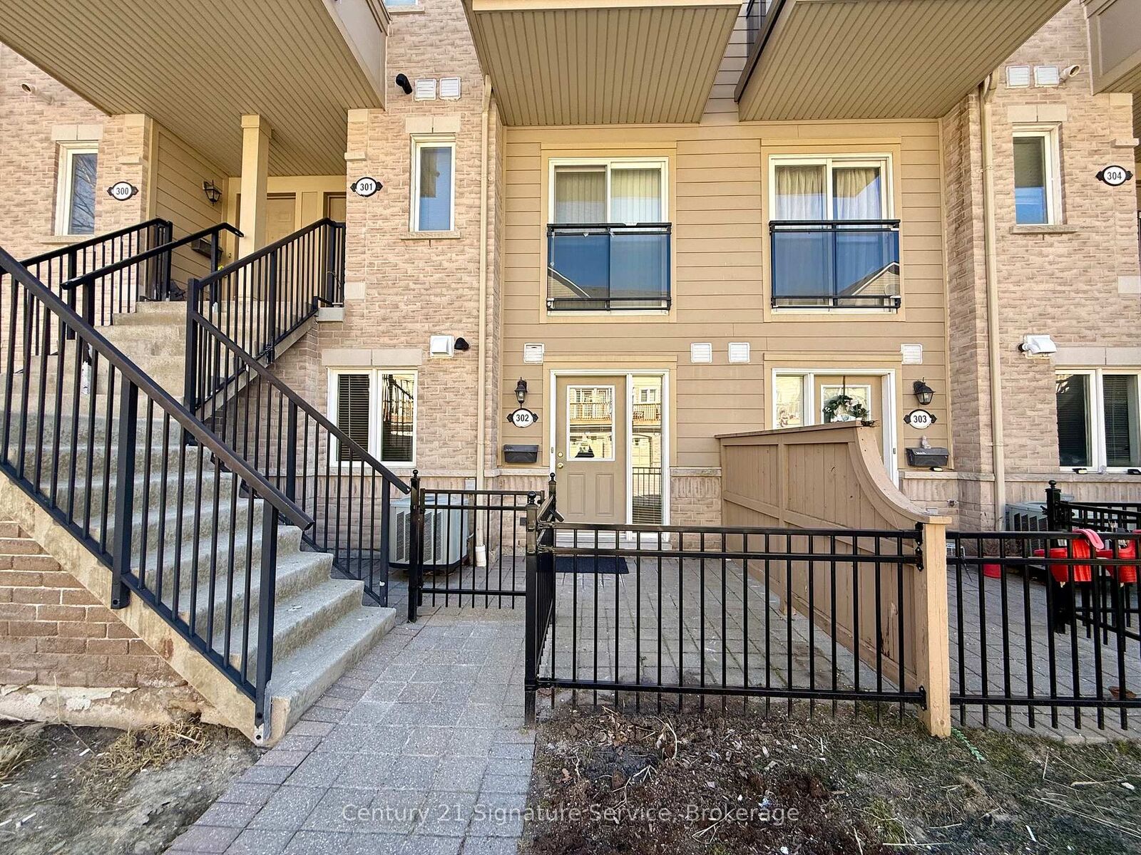 Property Photo: 4975 Southampton Drive 302 ON L5M 8E5