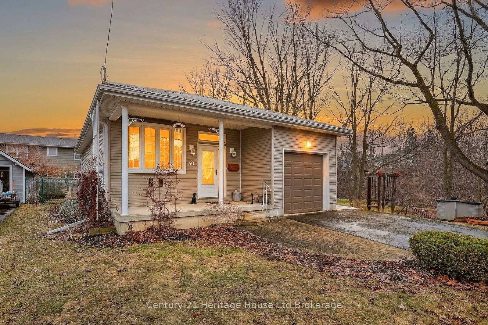 Property Photo:  50 Wellington Avenue  ON N5C 1C3 