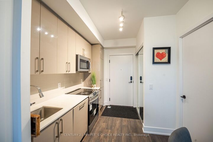 Property Photo:  2450 Old Bronte Road W 723  ON L6M 5P6 