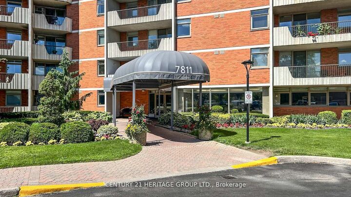 Property Photo: 7811 Yonge Street Ph7 ON L3T 4S3