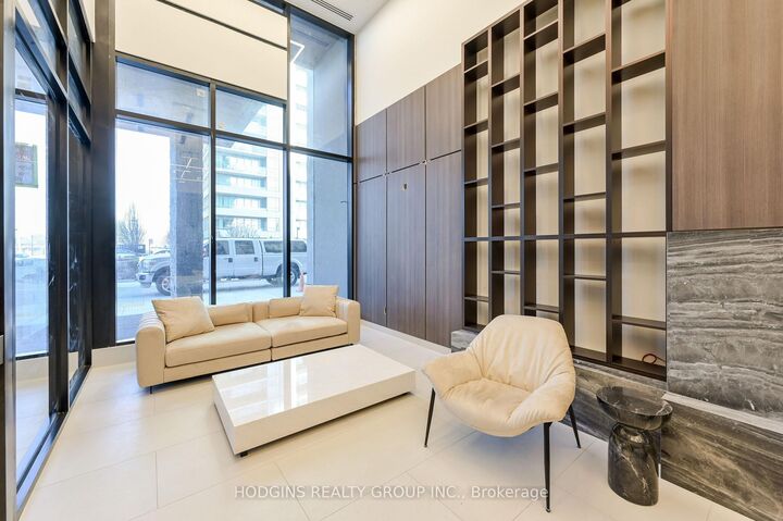 Property Photo: 1035 Southdown Road 1711 ON L5J 0A2