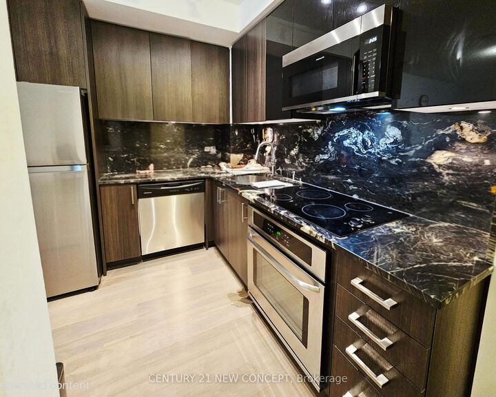 Property Photo:  98 Lillian Street 623  ON M4S 0A5 