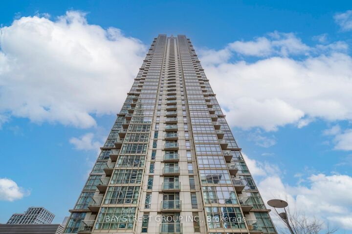Property Photo: 35 Mariner Terrace 3912 ON M5V 3V9