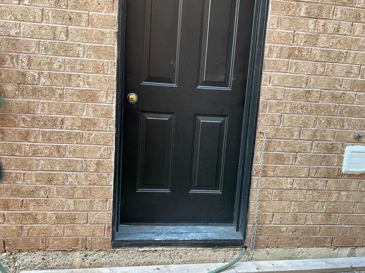 Property Photo:  2524 Banfield Road Bsmnt  ON L5M 5G2 