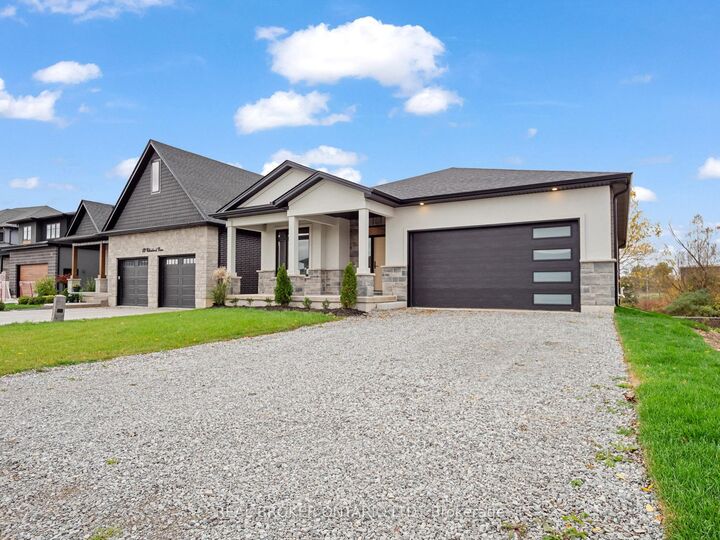 Property Photo: 149 Willowbrook Drive ON L3C 0G2