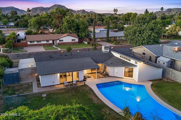 Property Photo:  325 W Loma Lane  AZ 85021 