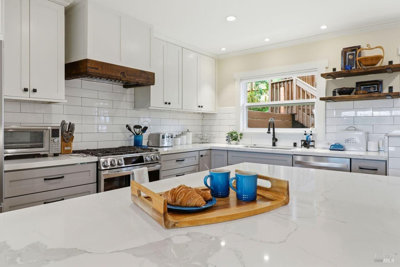 Property Photo: 54 Manzanita Avenue CA 94945