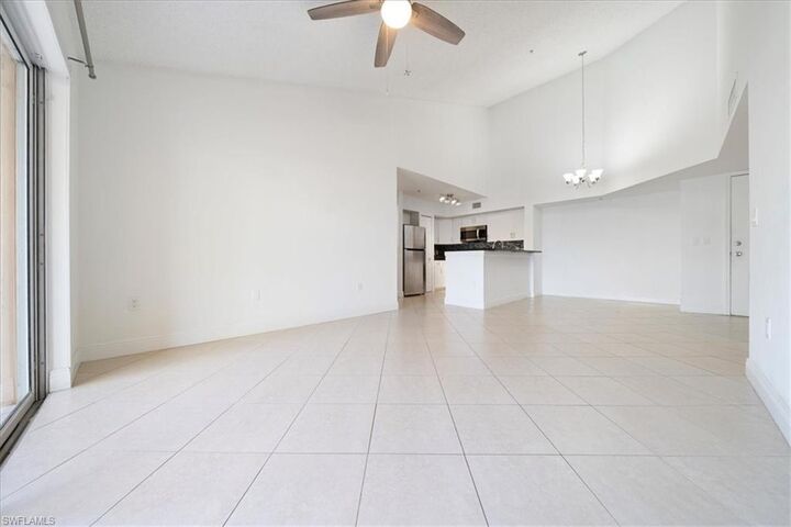 Property Photo:  1210 Wildwood Lakes Blvd 306  FL 34104 