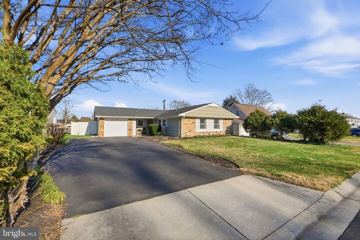 Property Photo:  2907 Tarragon Lane  MD 20715 