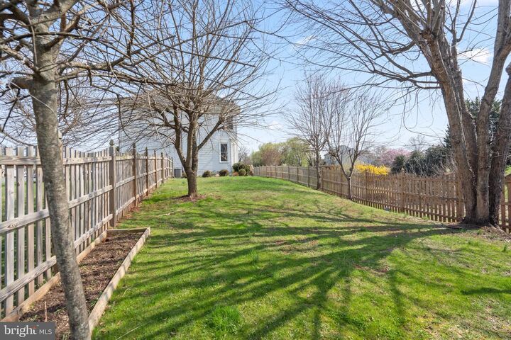 Property Photo:  21143 Mayapple Place  VA 20164 