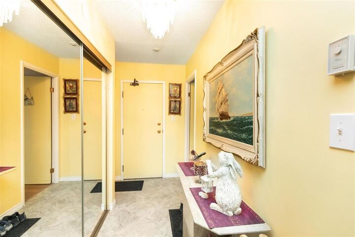 Property Photo:  28 Novavista Drive  MB R2N 1V4 