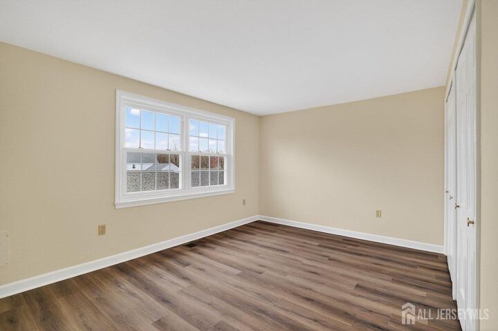 Property Photo:  8 Sussex Way  NJ 08831 