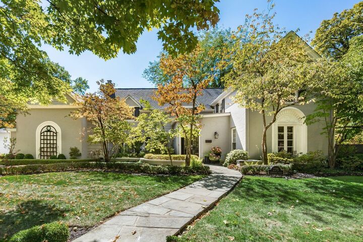 Property Photo:  275 Ashbourne Place  OH 43209 