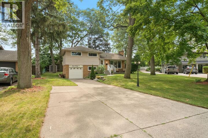 Property Photo:  1220 Ridgewood Drive  ON N7V 3R1 