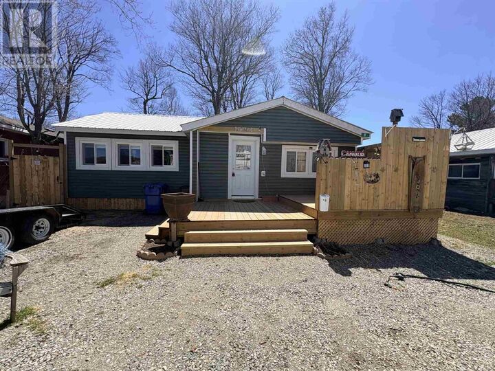 Property Photo:  8 Wildwood Dr  ON P6A 5K7 