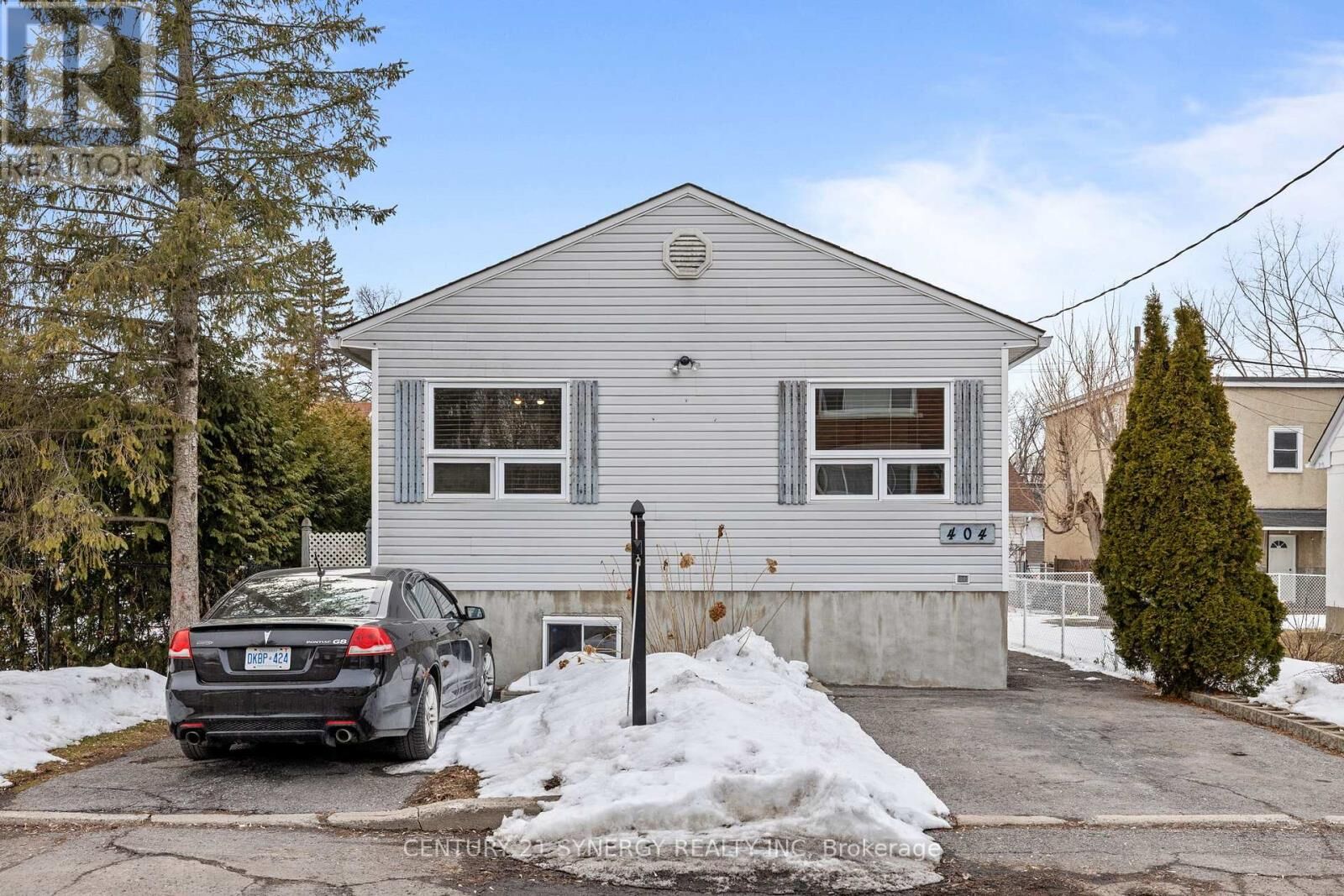 Property Photo:  404 Dieppe Street  ON K1L 6V4 