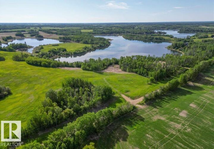Property Photo:  52309 Rge Rd 24  AB T0E 0H0 