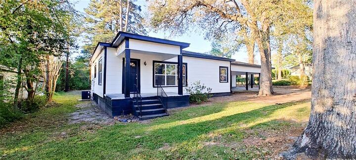 Property Photo:  112 Arkansas Street  LA 71483 