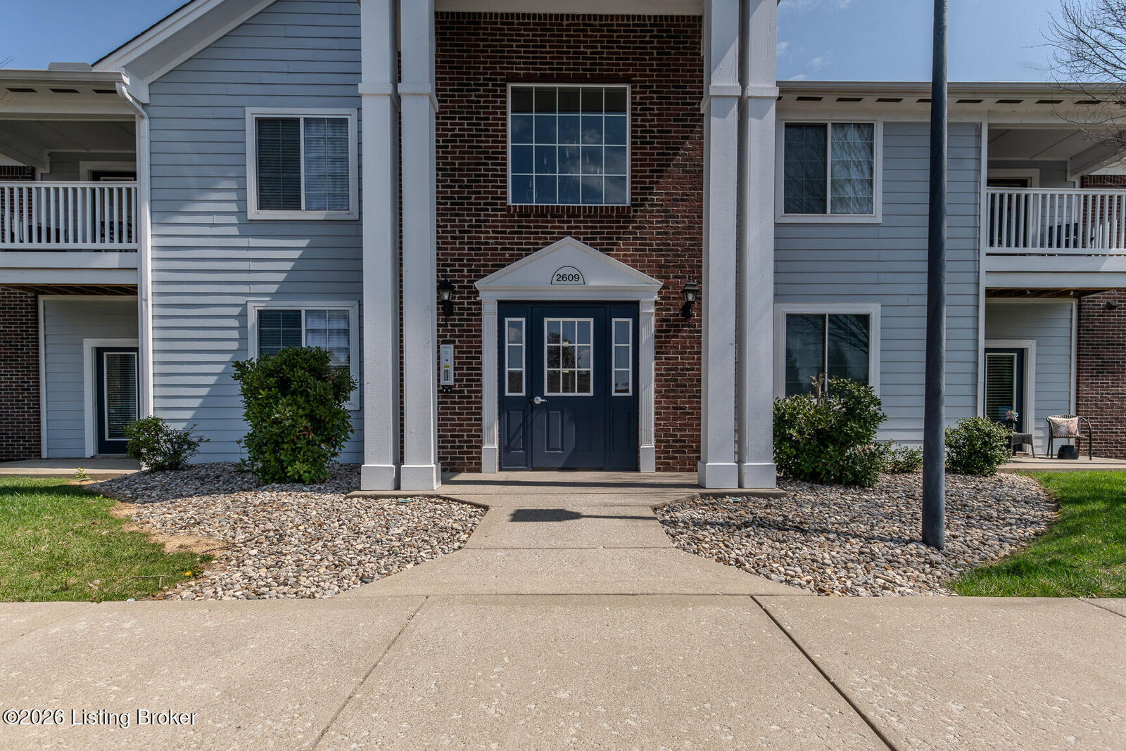 Property Photo:  2609 Bradford Commons Dr 104  KY 40299 