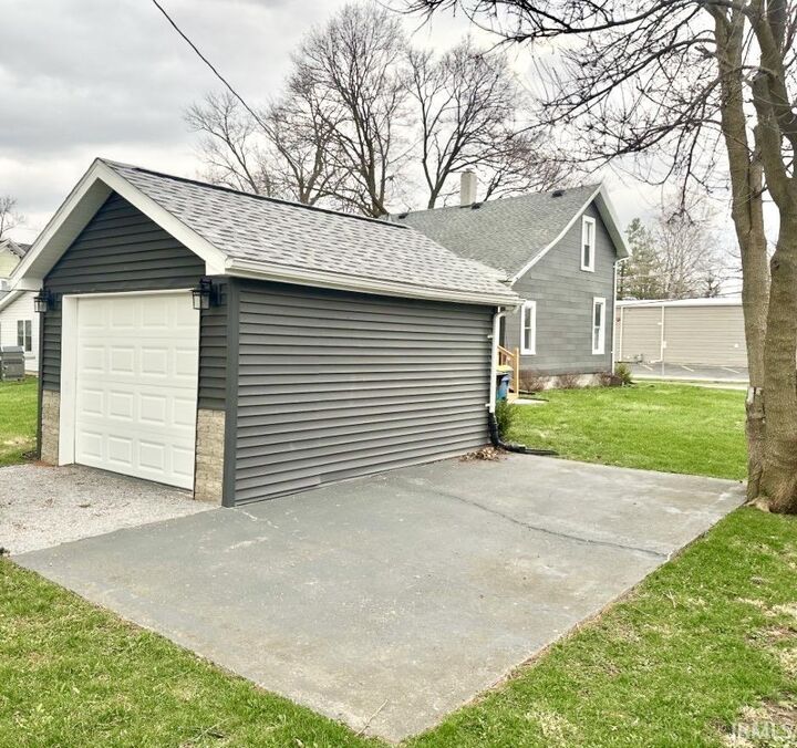 Property Photo: 1411 S Vanburen Street IN 46706