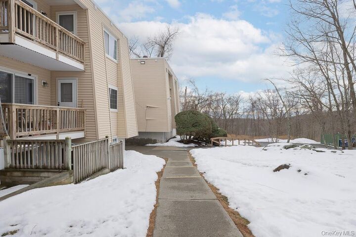 Property Photo:  506 Fox Run Lane  NY 10512 