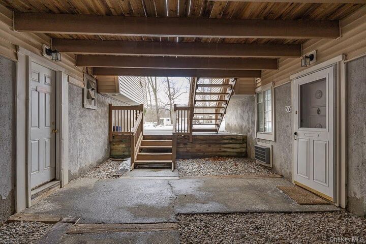 Property Photo:  506 Fox Run Lane  NY 10512 