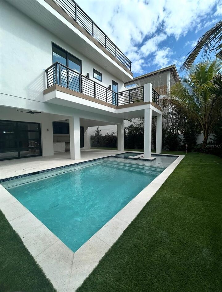 Property Photo:  671 Avenida Del Norte  FL 34242 