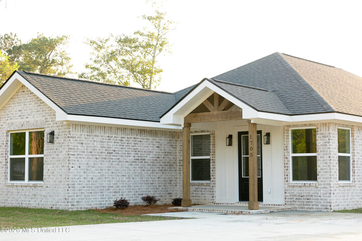 Property Photo:  1744 Barracuda Drive  MS 39553 